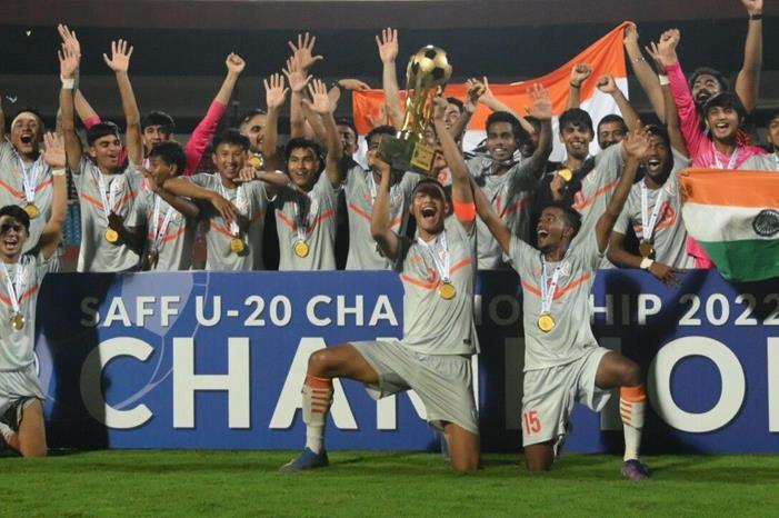 الهند تتوج بلقب بطولة جنوب آسيا للشباب India-SAFF-U20-2022-Champions