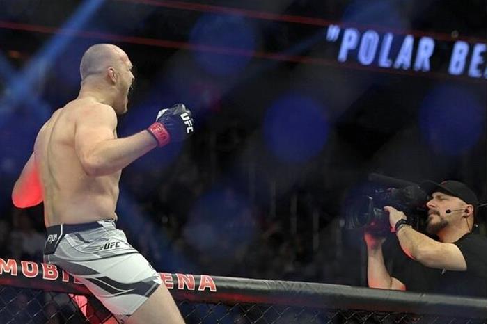 المقاتل المولدوفي سبيفاك يكتسح البرازيلي ساكاي(فيديو) 62eff2574236041a6248c673