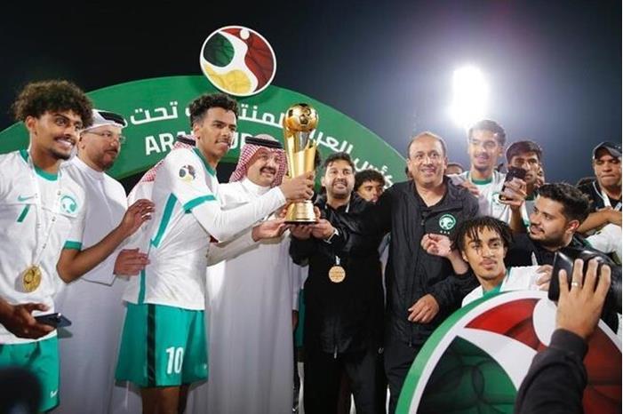 62f01d7a42360416646f373f