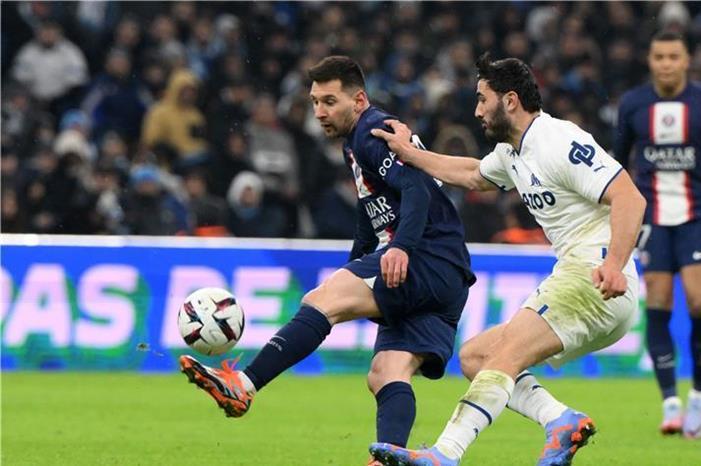 محرز يجبر باريس على الاستسلام في صفقة بديل ميسي afp_20230226_20230226-afp_33a4977_afp