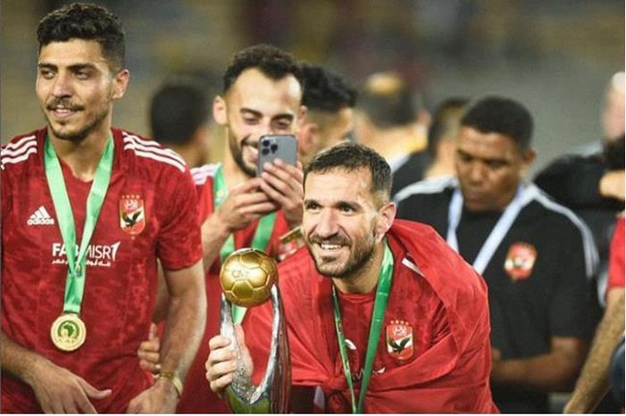 علي معلول يحسم مصيره مع الأهلي المصري برسالة للجماهير 64ca53d642360448fc650e3d