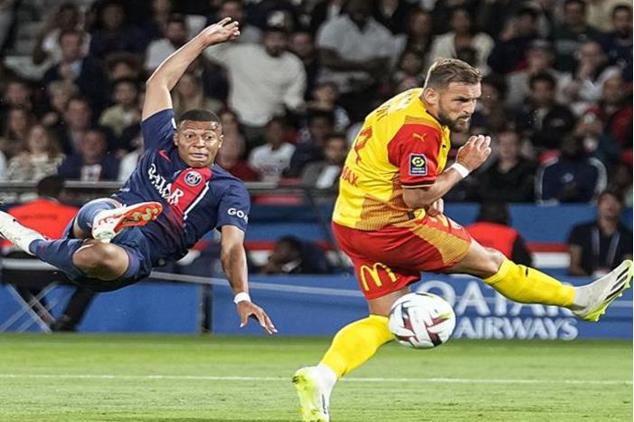 مبابي يقود باريس سان جيرمان لتحقيق انتصاره الأول في الدوري الفرنسي 64ea64824236045da45669fa