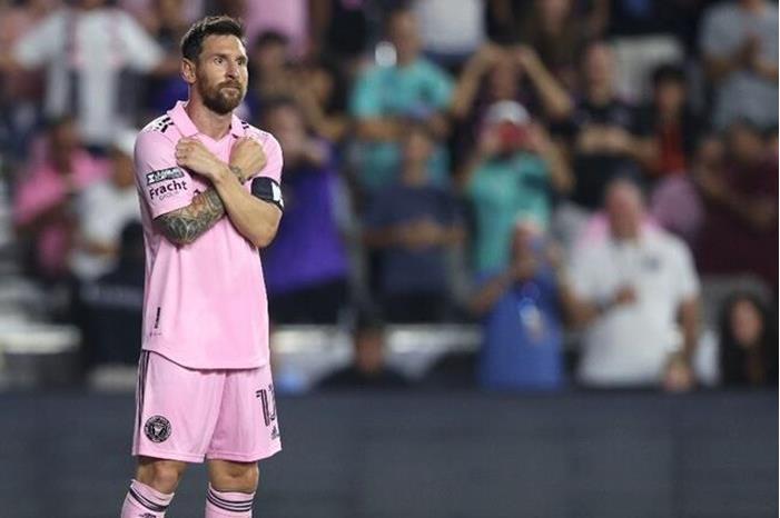 احتفال ميسي الجديد يثير الجدل (صور) 64cb74984c59b772aa170d40