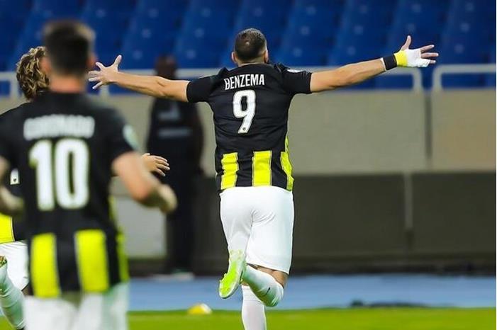 بنزيما يقود الاتحاد السعودي للفوز على الشرطة العراقي 64ca93bb4236043a7b029331