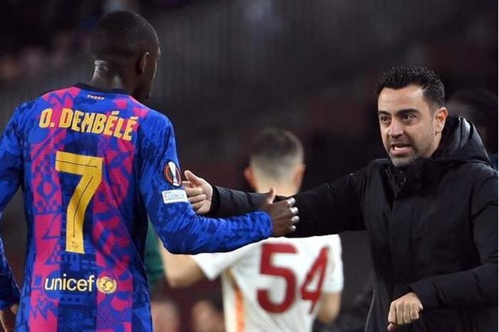 تشافي يكشف عرض باريس سان جيرمان لديمبيلي 64caac2b42360431097d0357