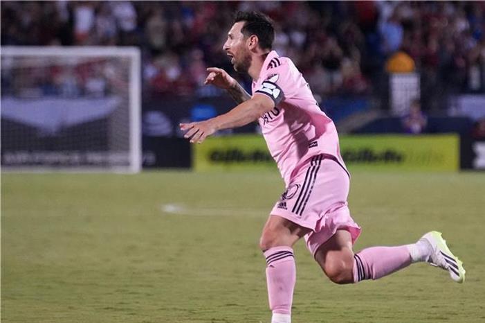 سحر ميسي يمنح ميامي فوزا جنونيا على دالاس afp_20230807_20230807-1597782857_afp (1)