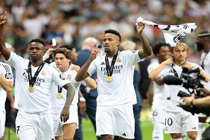 عرض سعودي ضخم.. ريال مدريد يصمد أمام الإغراءات للتخلي عن أحد لاعبيه 66c2343f42360427af065b43