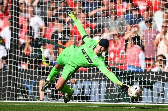 b0912dc0-f5ba-4dd8-aa1d-4f5f975b51f7