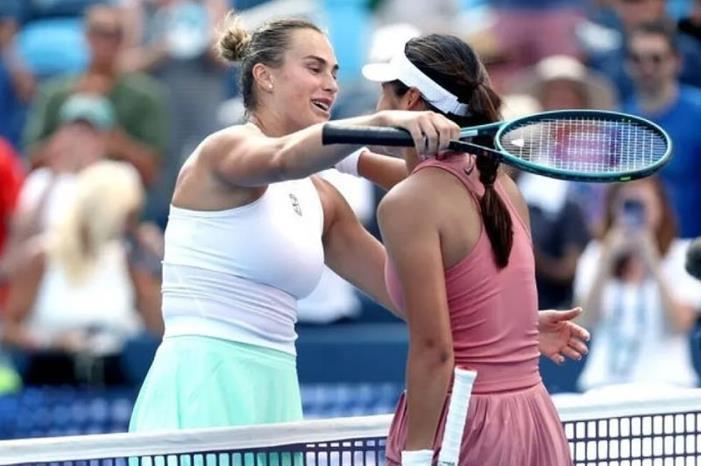 نجمة تنس تطلب طرد طفل يبكي من الملعب Screenshot 2025-08-12 215413