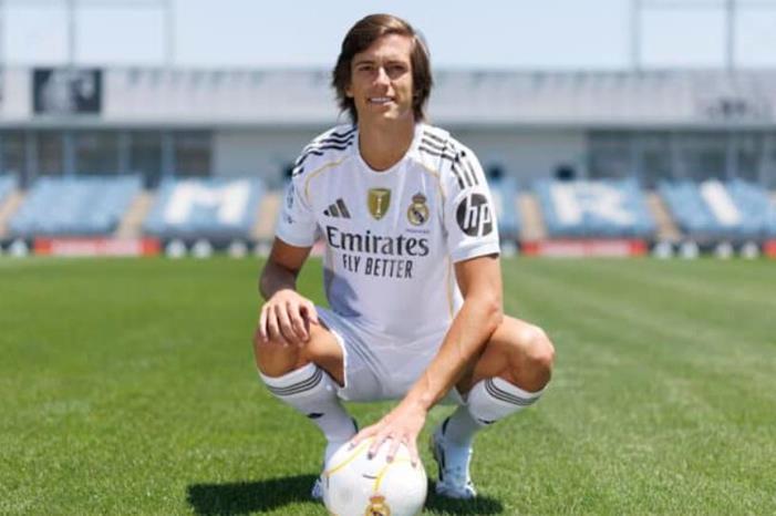 ألفارو كاريراس: اللعب بجوار مبابي متعة Screenshot 2025-08-12 231205