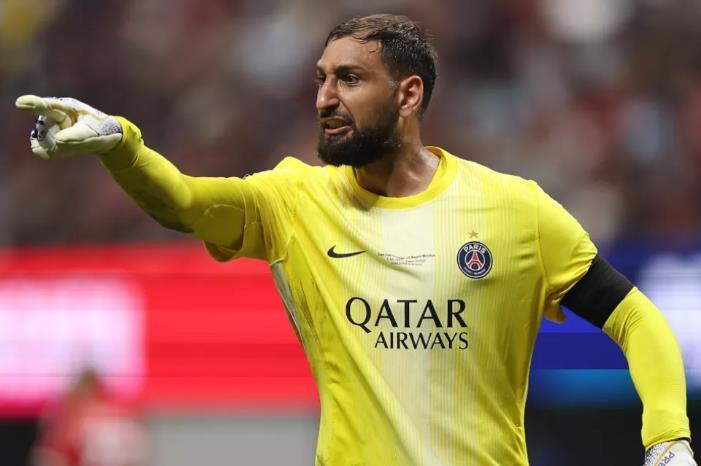 تفاصيل جديدة فى تفاوض مانشستر سيتى مع "القفاز" الإيطالى Capture