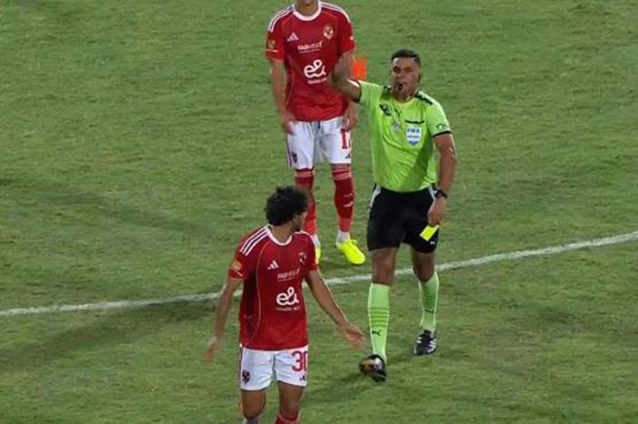 "الكلمة" التي أنقذت نجم الأهلي المصري من إيقاف طويل Capture