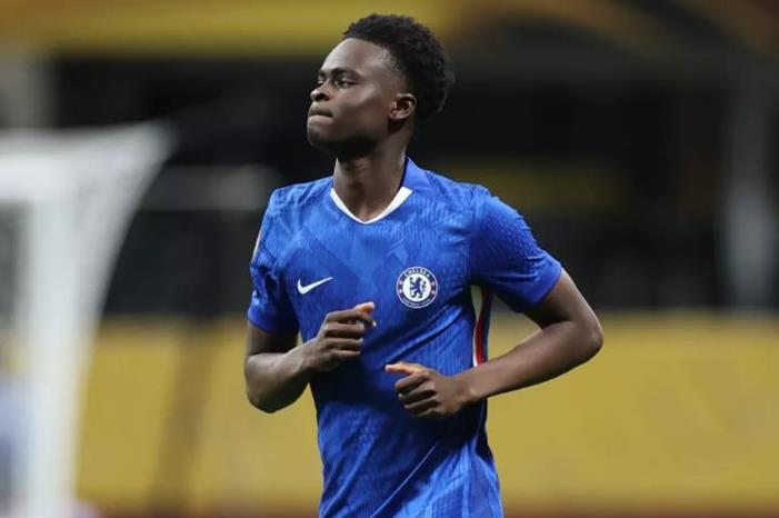 بعد تعالي نجم الشياطين .. الذئاب تغير وجهتها لصغير البلوز Capture