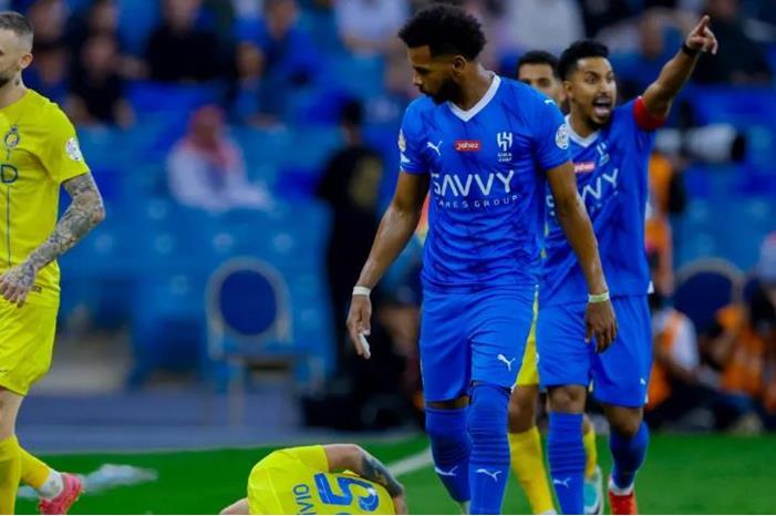 البليهي يتحكم في فريق الهلال .. "علامات استفهام على قرار الإطاحة بزميله" Capture