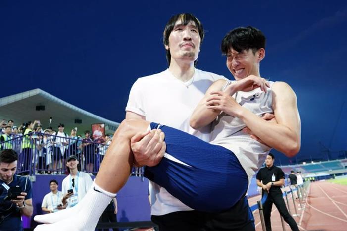 689063fd42360460ec24a140