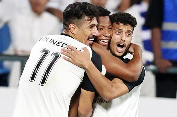 السد القطري يفشل في خطف "مطلب الاتحاد" Capture