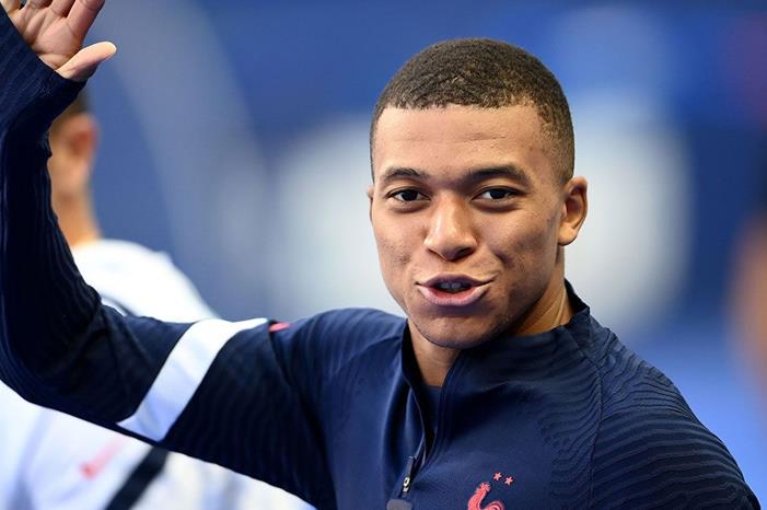 مبابي سيكلف الأندية الراغبة في ضمه 400 مليون جنيه Kylian-Mbappe-1200x675
