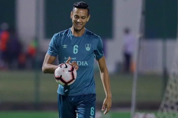 في ظل صمت الأهلي السعودي.. دي سوزا يصل إلى تركيا لإتمام انتقاله لبيشكتاش rrr