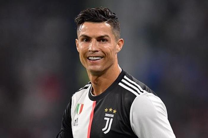 99-143500-cristiano-ronaldo-mustache_700x400