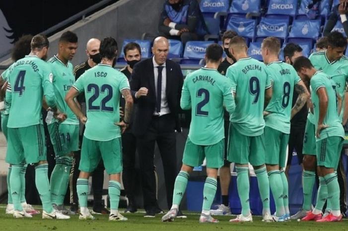 ريال مدريد يواجه سوسيداد في مستهل حملته للدفاع عن لقبه zidane-10-real-madrid-1-1200x675