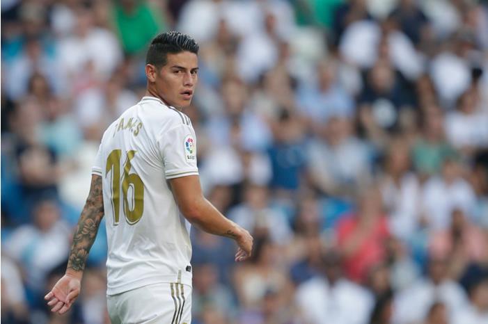 خاميس  انتقل من ريال مدريد إلى إيفرتون مجانا! EZAp0XMXYAEWsuJ