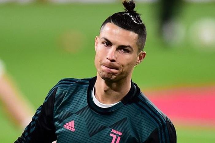 رونالدو يخطف جائزة جديدة 98-150602-ronaldo-juventus-60-millions_700x400