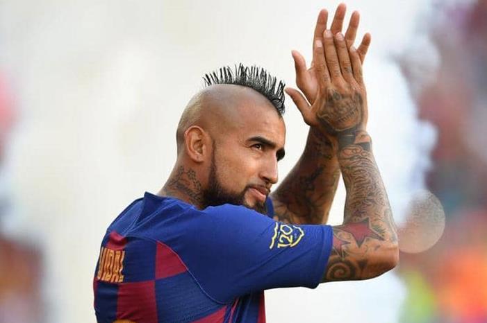 فيدال يودع برشلونة برسالة مؤثرة 1-1377900