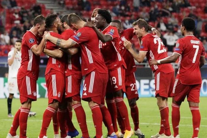 بايرن ميونخ يتوج بكأس السوبر الأوروبي 555