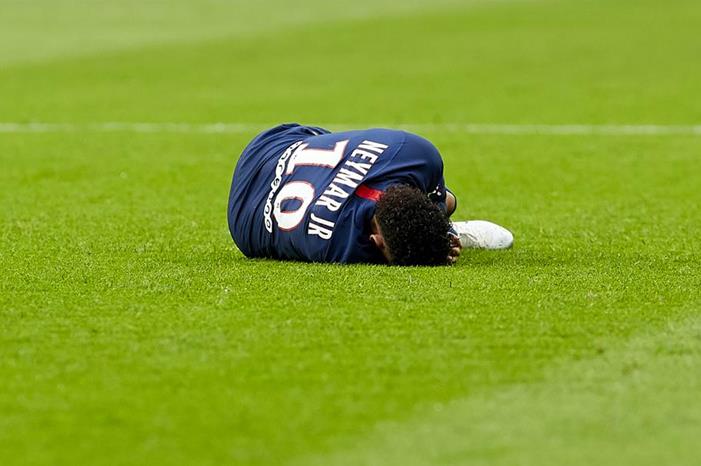 باريس سان جيرمان يوضح حجم إصابة نيمار دا سيلفا 960x0