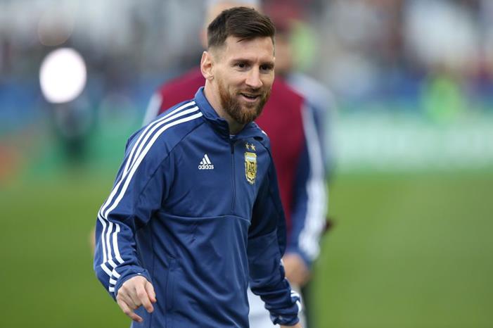 هدية غريبة من الأرجنتين إلى ميسي GettyImages-1160437265