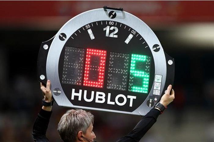 أندية الدوري الإنجليزي ترفض استمرار نظام الـ 5 تبديلات EhAl7kCWoAEAUxL