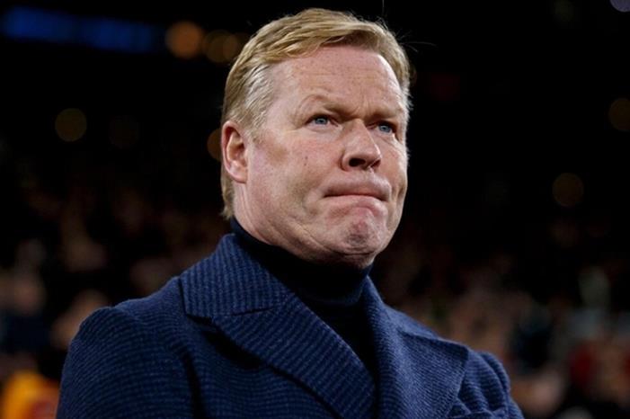 10 أمور يسعى رونالد كومان لتغييرها في برشلونة Ronald-Koeman-on-the-sidelines