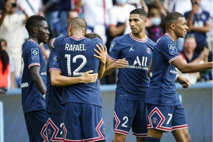 باريس سان جيرمان يتخطى كليرمون بالدوري الفرنسي 8619105_1631379484