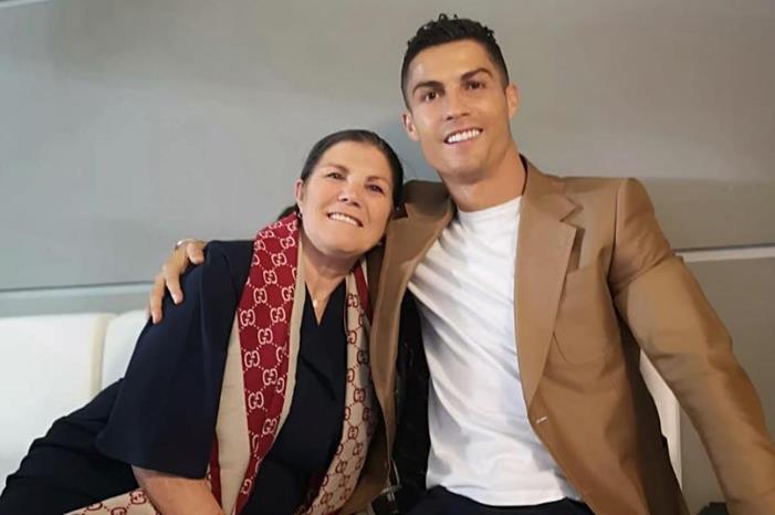 ronaldo-madre_-dolores-aveiro-1400x840-1