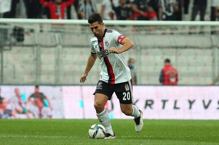 بشكتاش في الصدارة وهدف مصري بالدوري التركي E_BcaxjXsAUr7iI