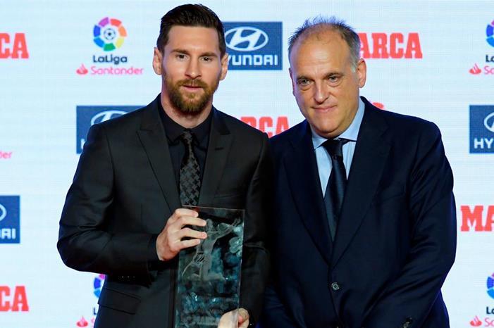 تيباس: برشلونة لديه عقدة نقص.. ورحيل ميسي كان يمكن تجنبه messi-tebas-laliga_1wpmsgbv62q2j1iu5kyvi6equ2