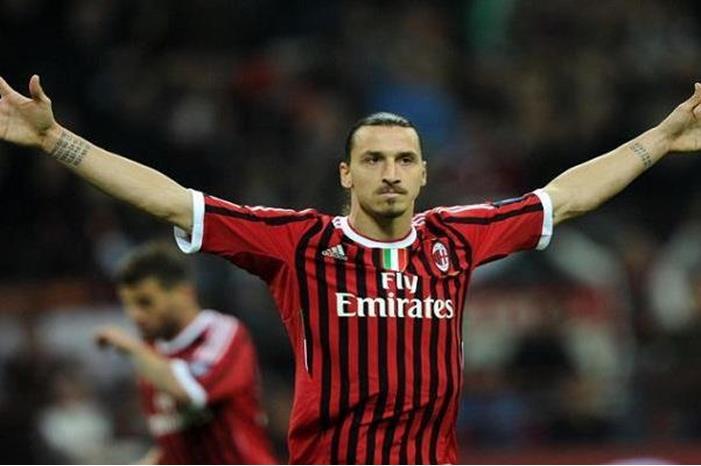 65-182549-ibra-congratultions-milan-super_700x400