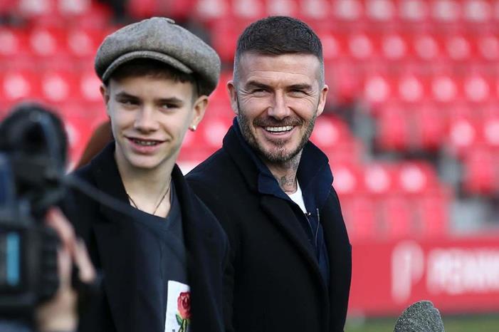 بيكهام الابن يسير على خطى والده romeo-beckham-david-beckham-2019_ve61k5wnius417rucqq0tomkw