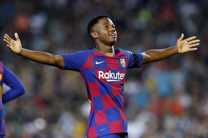 برشلونة يحافظ على مستقبله بتحصين بيدري وفاتي أنسو-فاتي-1