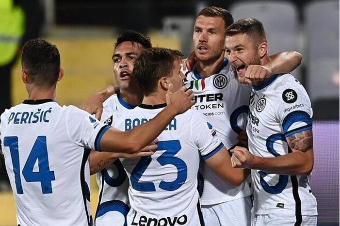 إنتر ميلان يتصدر الكالتشيو  بثلاثية في شباك فيورنتينا 614a580142360453896f91c6