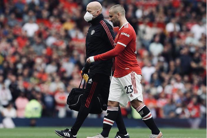 ضربة لمانشستر يونايتد أمام أستون فيلا FAITgTPXMAAOU9X