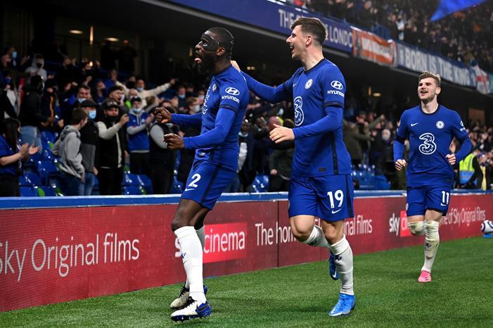 ريال مدريد يغير إستراتيجيته من أجل نجم تشيلسي 2843422-احتفال-روديجر-مع-لاعبى-تشيلسي