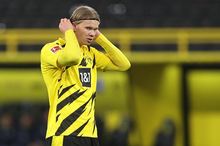 هالاند يفاجئ نجل سواريز بهدية .. صورة 1294337698