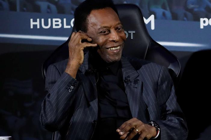 بيليه يواصل التأهيل في المستشفى - فيديو 20190403153559reup--2019-04-03t153432z_5904652_rc18b507b4d0_rtrmadp_3_soccer-pele.h