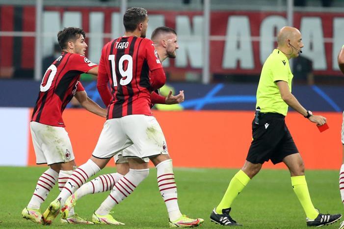 كابيلو: الحكم أفسد روعة ميلان أمام أتلتيكو Cuneyt-Cakir