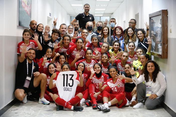 ولي العهد بعد تتويج منتخبنا بكأس العرب : مبارك للنشميات 241270867_2143460499129356_6714950480679456392_n