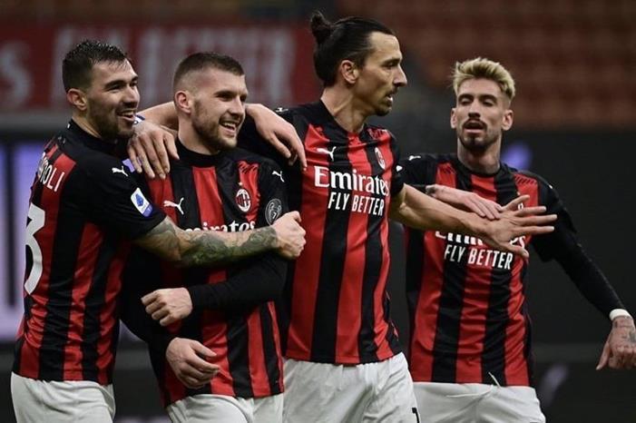 توتنهام يغري ميلان بصفقة تبادلية EtoxD9BWQAYQlhm