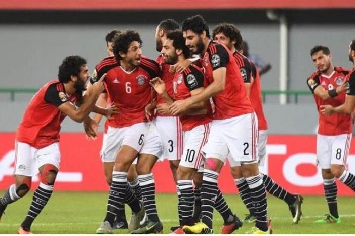 football-team-768x430