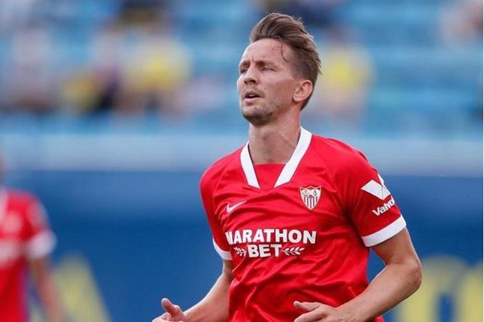 برشلونة يقدم صفقة دي يونج لوسائل الإعلام 163-105107-luke-de-jong-barcelona-transfer-2021-3