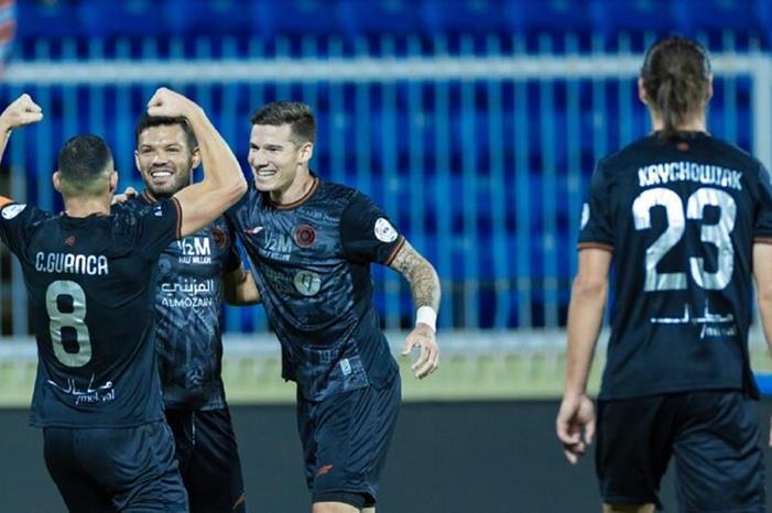 الشباب يقسو على أبها ويرافق الهلال في الصدارة (فيديو) 125